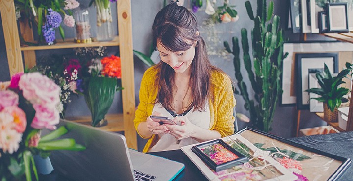 “Good marketing makes the company look smart. Great marketing makes the customer feel smart.” – Joe Chernov. Photo: iStock